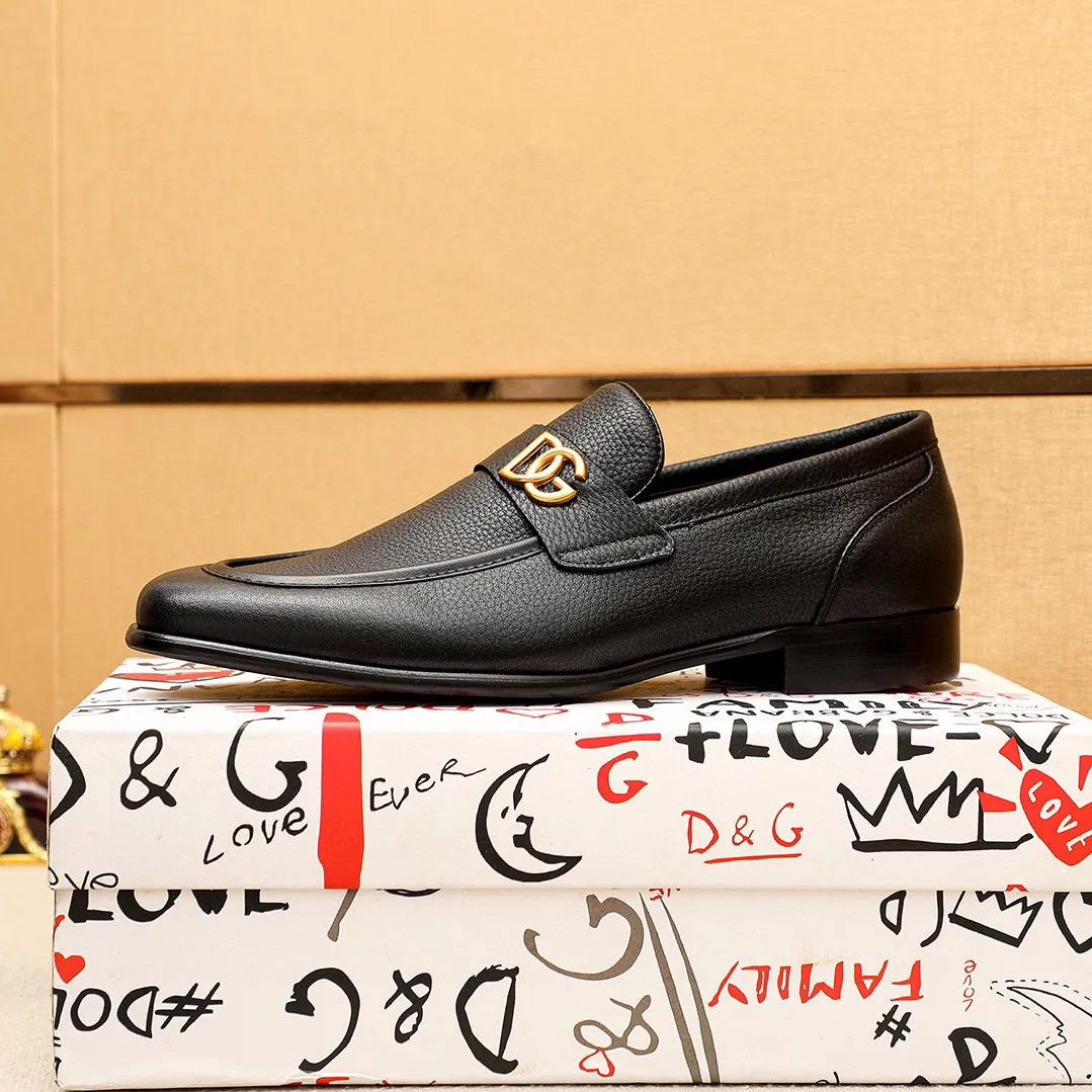 Men's clothing and shoes 💰460 💐DG top quality🔍🔍Men's new leather shoes🚹Sold simultaneously at counters⚠The uppers are imported open-edge beaded cowhide leather uppers from Italy, fully imported cowhide leather lining + classic hardware buckles, completely 1⃣️to 1⃣️reproduction🇮🇹💪💪, ⚠ Sole: The original sole is specially provided by the original factory. The exclusive movable molded sole is super comfortable. ⚠The original factory follows the order, 🔍🔍high quality, you can enter and exit the counter at will, welcome to compare⚠Size: 38-44 (45.46🉑️Customized)